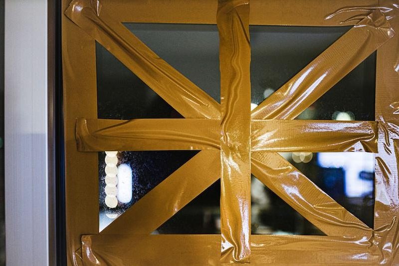 窓ガラスへの目張り