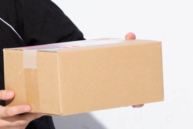 荷物を運ぶ様子